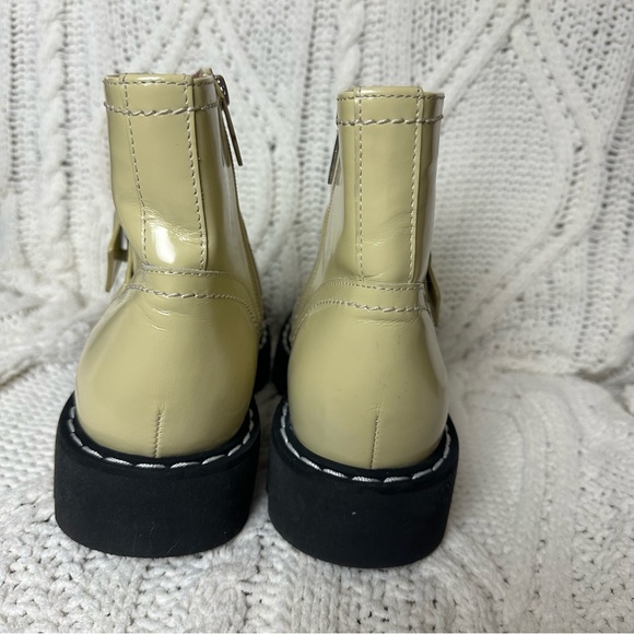 Aquatalia Helina Lug Sole Ankle Boot Size 10 1/2 - Picture 5 of 7